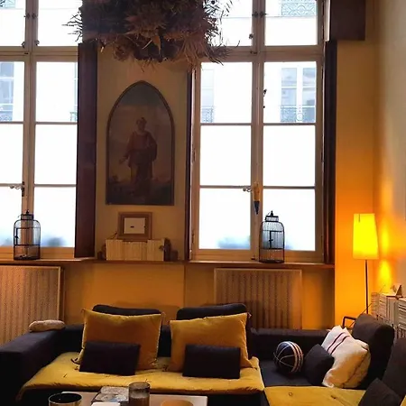 Atypique Dans Un Particulier Parigi